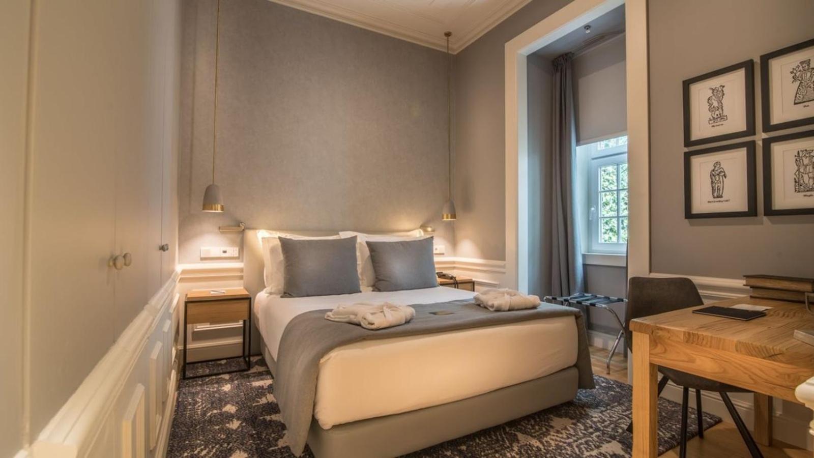 Hotel Luxe Manor Near Delhi Airport 뉴델리 외부 사진